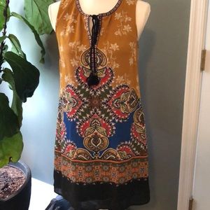 Sleeveless dress with lining